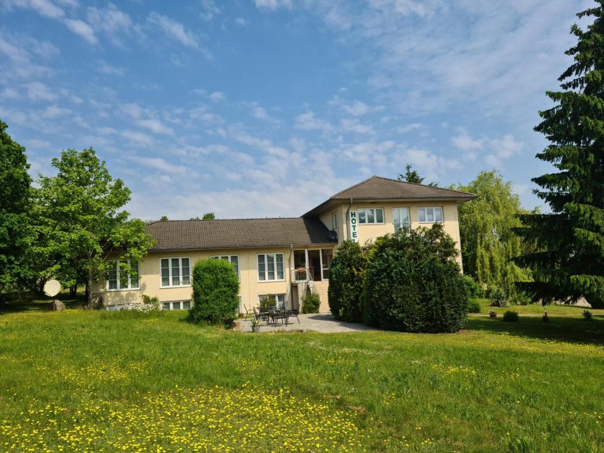 Hotel Restaurant Am Worns Berg Broock Exteriör bild